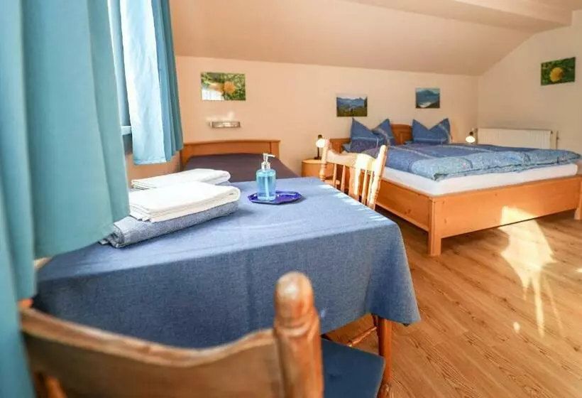 Aamiaismajoitus (B&B) Landhaus Freund