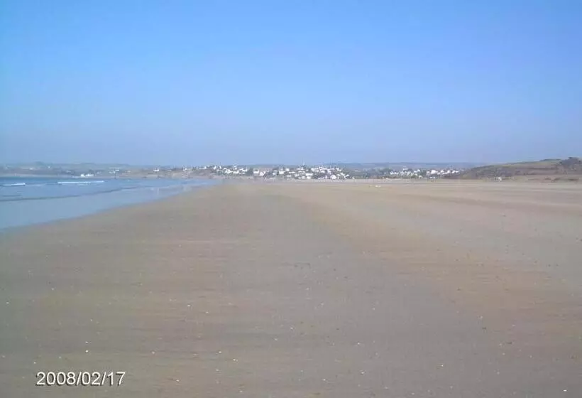 Aamiaismajoitus (B&B) Villa D Ys