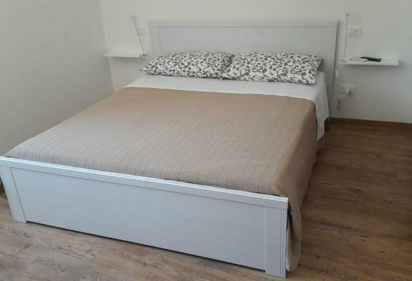 بنسيون Camere Calocci