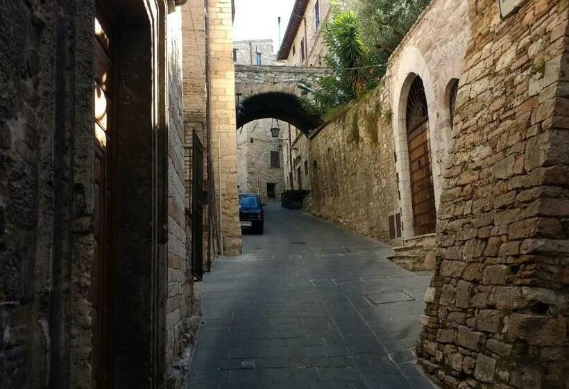 بنسيون Camere Calocci