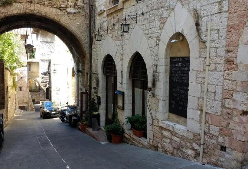 بنسيون Camere Calocci