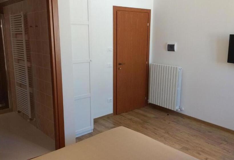 بنسيون Camere Calocci