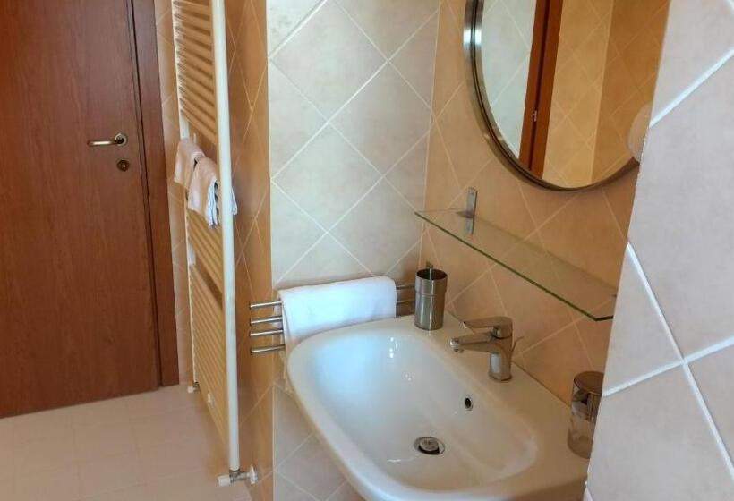 بنسيون Camere Calocci