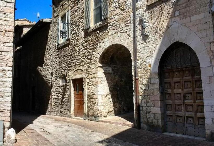 بنسيون Camere Calocci