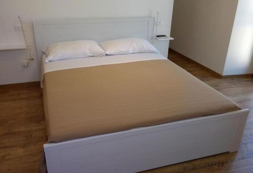 بنسيون Camere Calocci