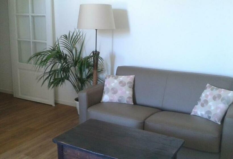 פנסיון Charme, Jardin Et Vue Panoramique En Plein Coeur De St Cirq