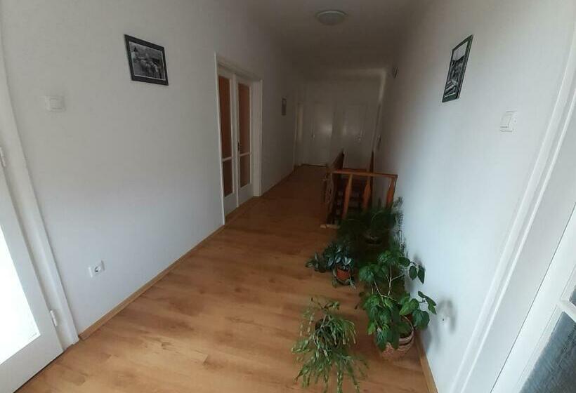 بنسيون Hutasori Guesthouse