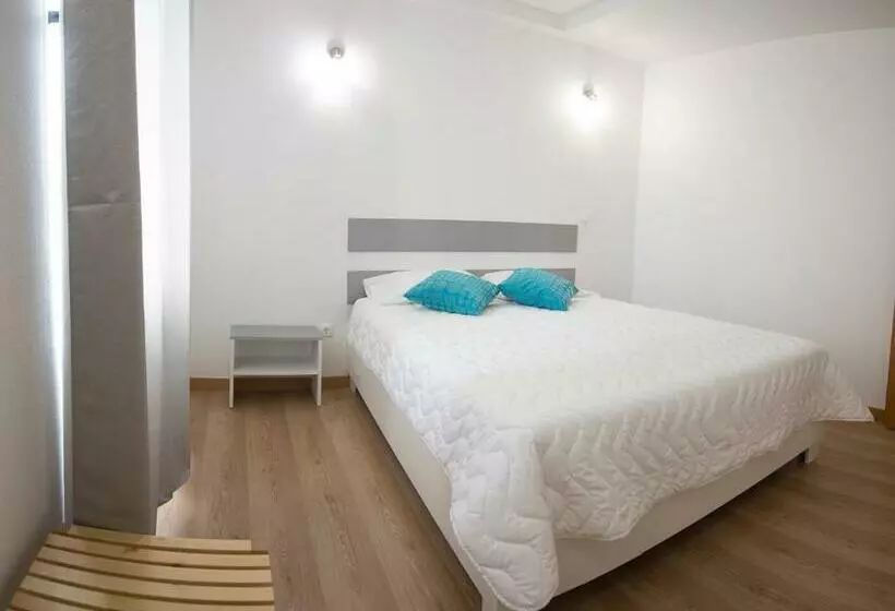 Pix Apartments