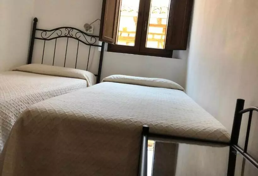 Albergue Rosalia / Pilgrim Hostel