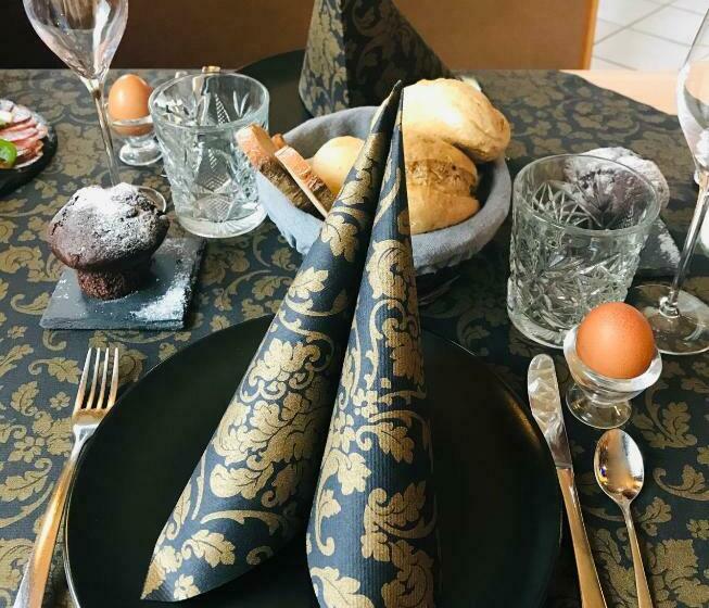 Lindenhof Gasthof Pension In Unterburg