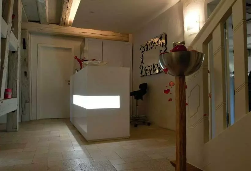 Hotelli Sporcher Nest