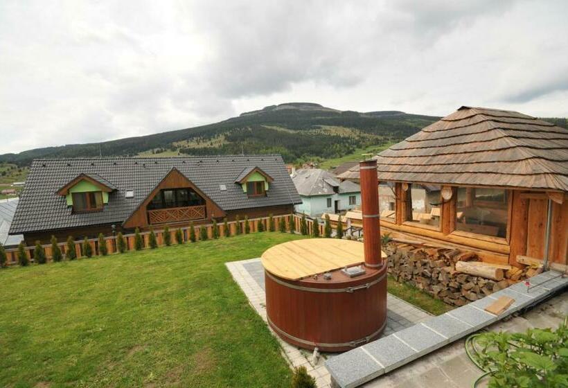 펜션 Horehronská Kúria