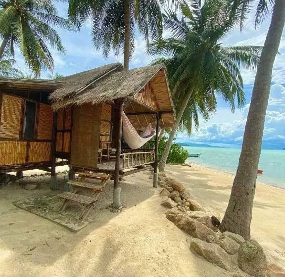 Lomakeskus Castaway Beach Bungalows