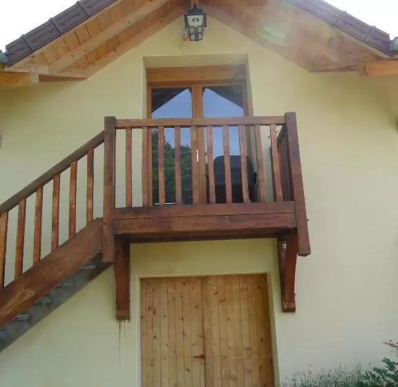 Aamiaismajoitus (B&B) Aux Cadollines