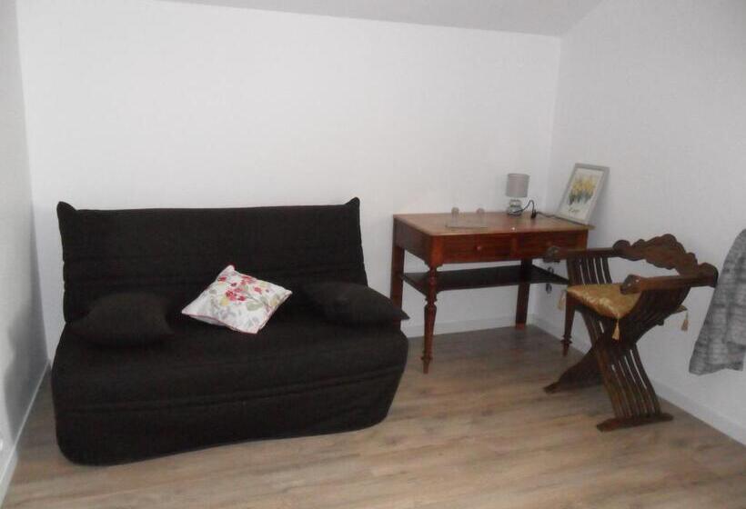 مبيت وإفطار Aux Cadollines