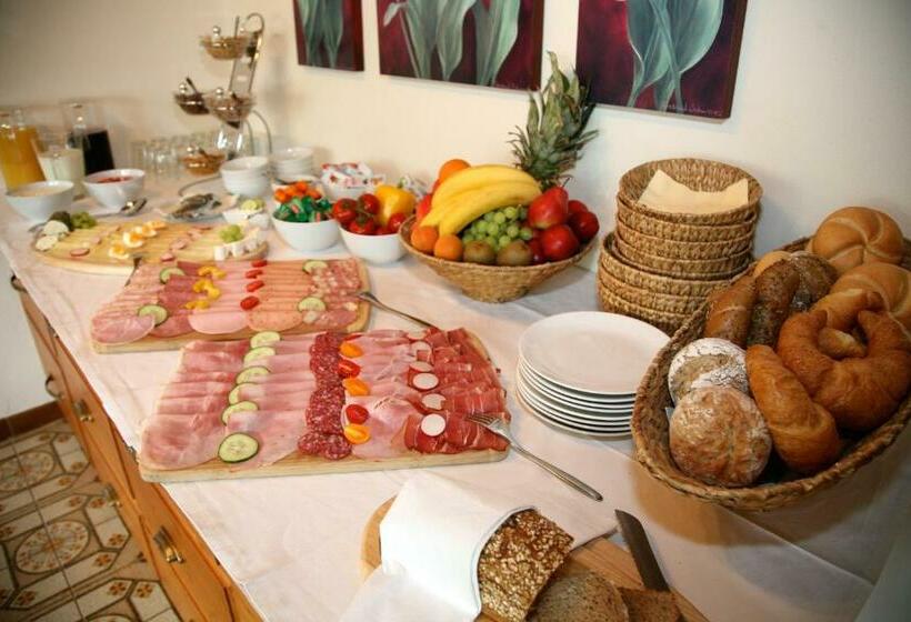 住宿加早餐  Frühstückspension Friedheim