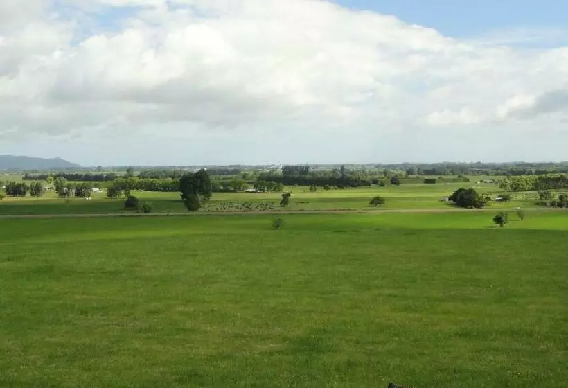 Aamiaismajoitus (B&B) Secret Lake Farmstay