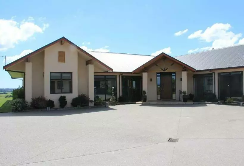 Aamiaismajoitus (B&B) Secret Lake Farmstay