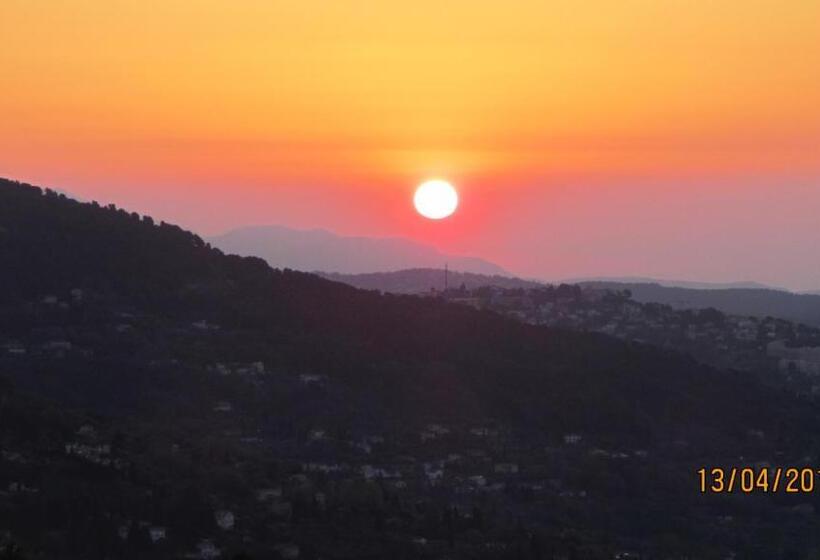 ベッドアンドブレックファースト Villa Des Oliviers