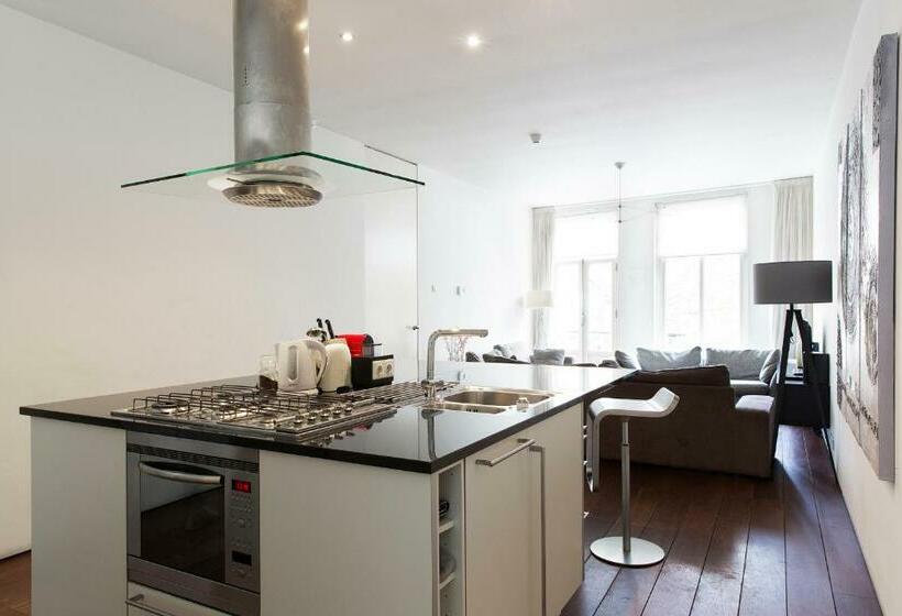 Marnix Modern: Supercentral 8p