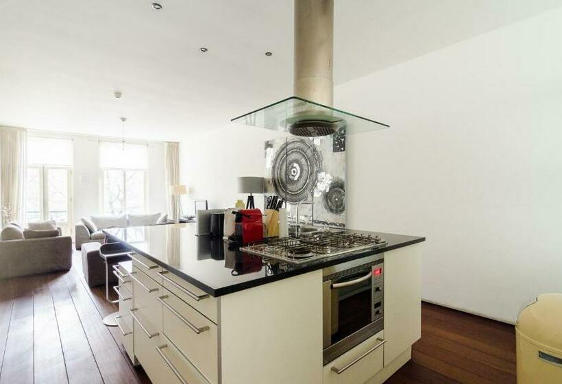 Marnix Modern: Supercentral 8p