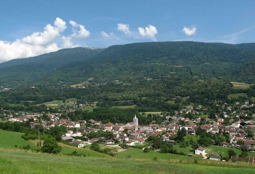 بنسيون Au Pied Des Alpes