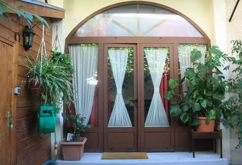 ペンション Au Pied Des Alpes