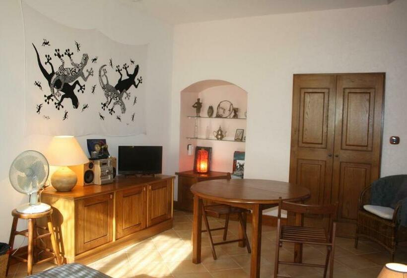 بنسيون Au Pied Des Alpes