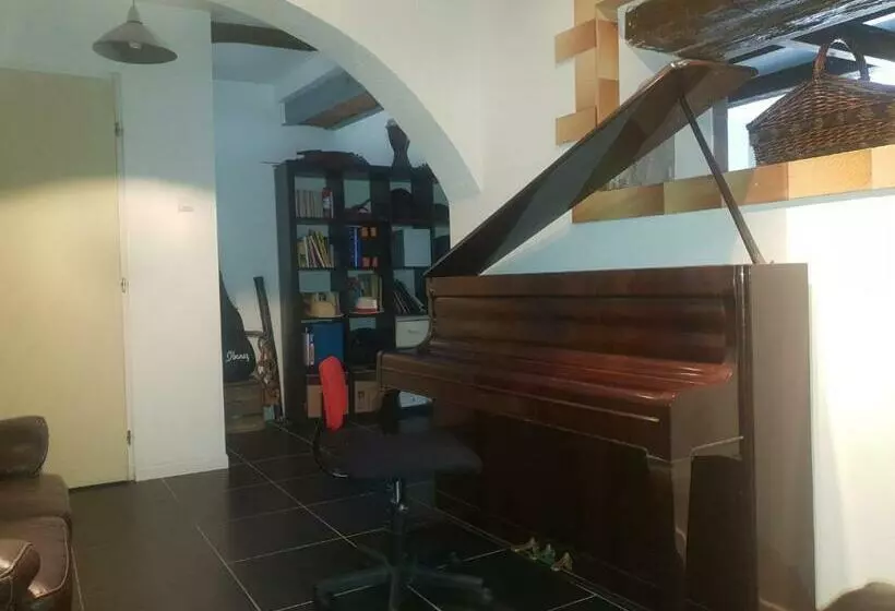 ペンション Guesthouse 13 Rue Jeanne D Arc