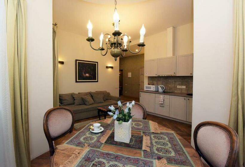 پانسیون Kubu Namai