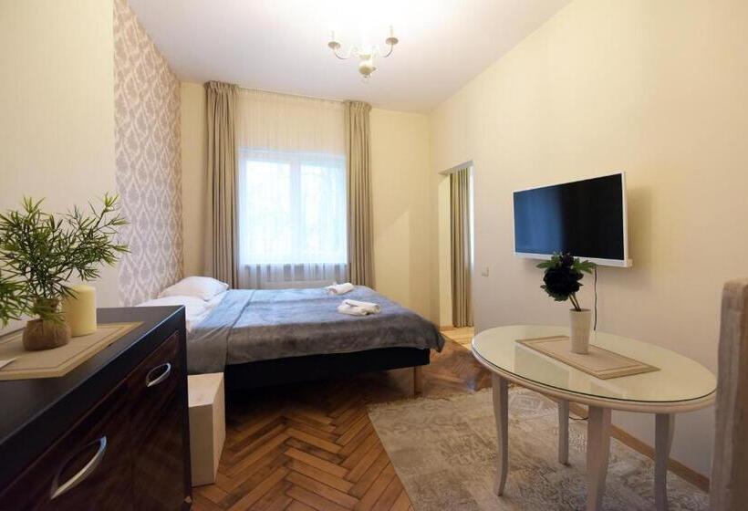 پانسیون Kubu Namai