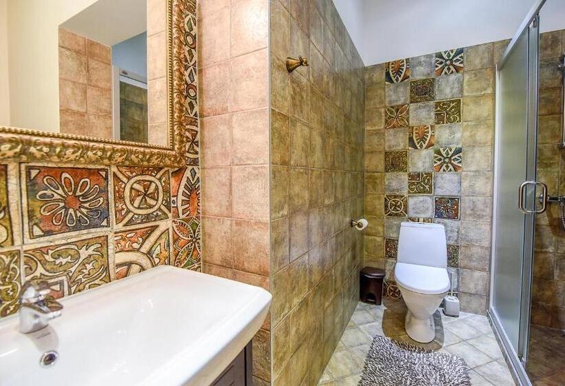 پانسیون Kubu Namai