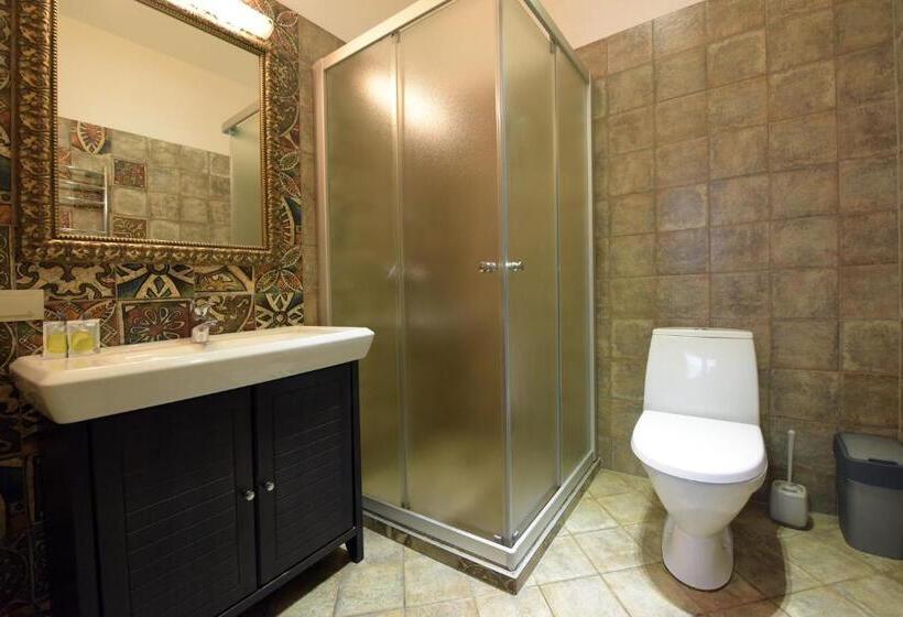 پانسیون Kubu Namai