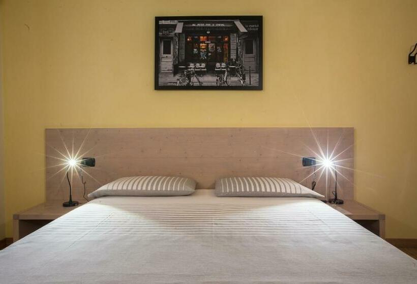 פנסיון Marzia Rooms