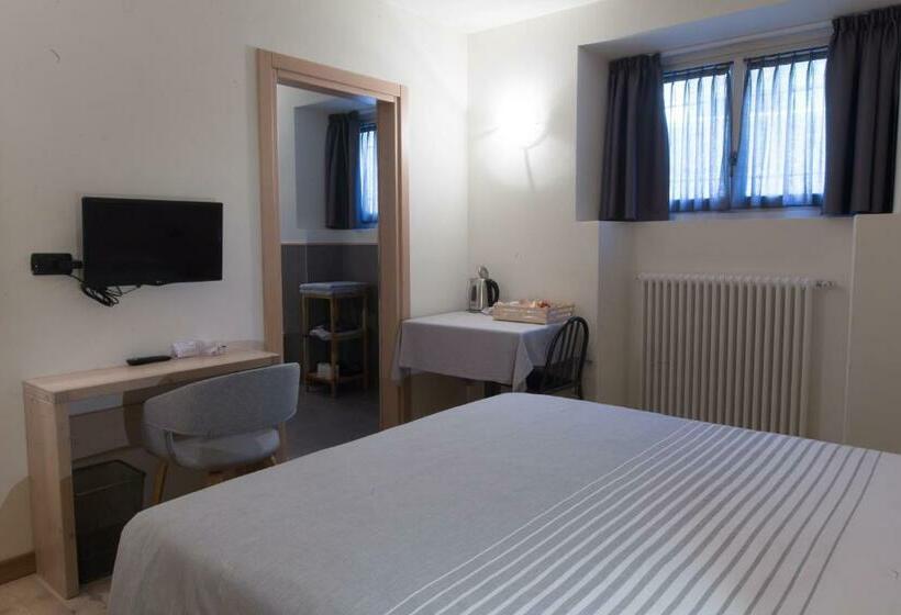 פנסיון Marzia Rooms