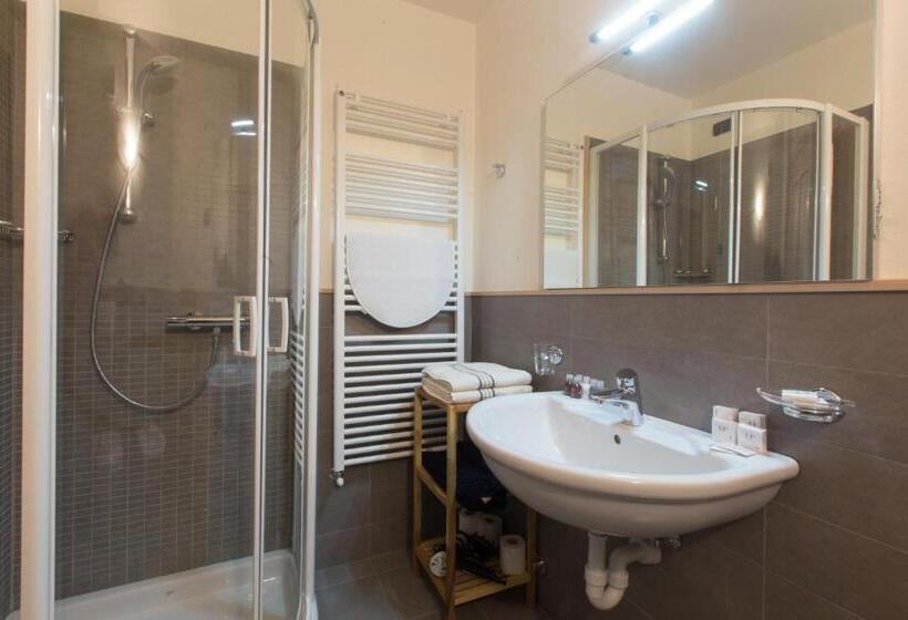 פנסיון Marzia Rooms