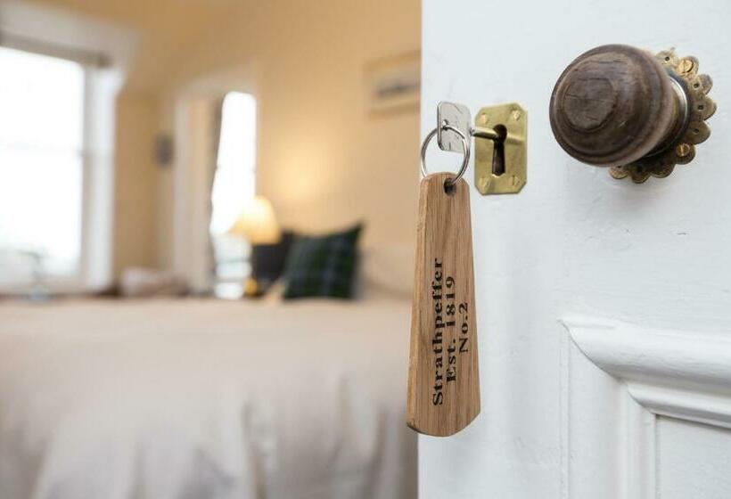 ベッドアンドブレックファースト Holly Lodge