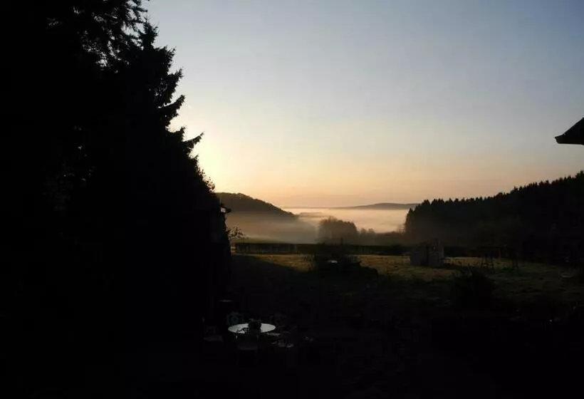 Aamiaismajoitus (B&B) Villa Luzia