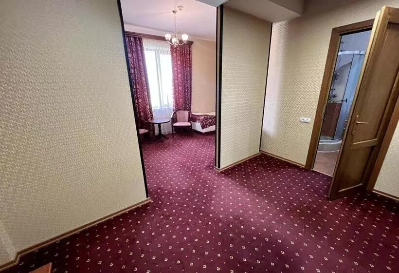 هتل Armenian Royal Palace