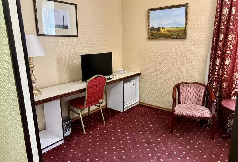 هتل Armenian Royal Palace