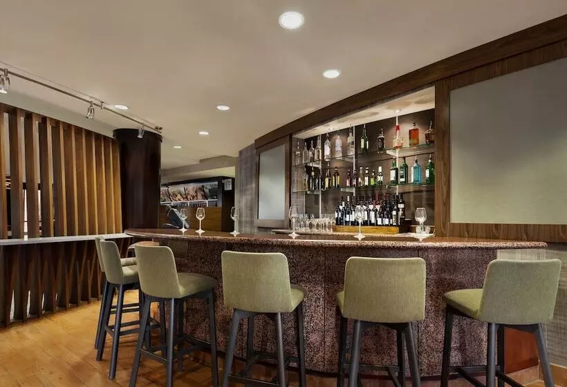 ホテル Courtyard By Marriott Las Vegas Stadium Area