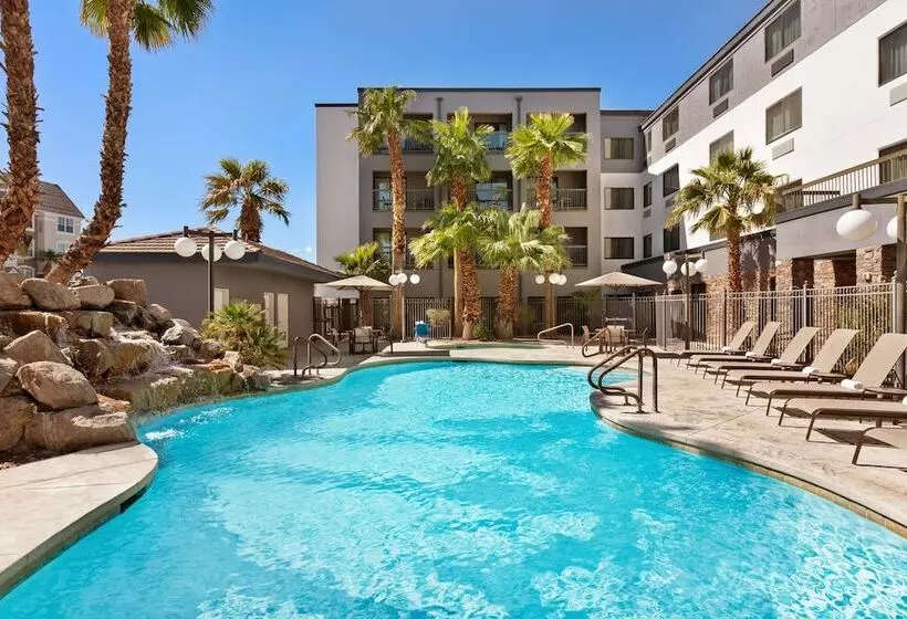 ホテル Courtyard By Marriott Las Vegas Stadium Area