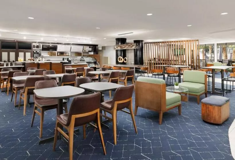ホテル Courtyard By Marriott Las Vegas Stadium Area