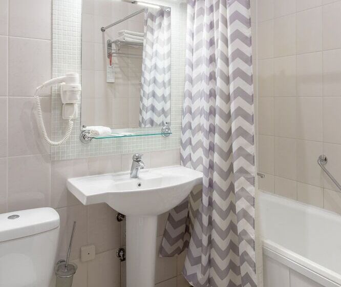 هتل Cronwell Nika Center