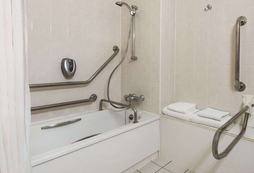 فندق Days Inn Stafford