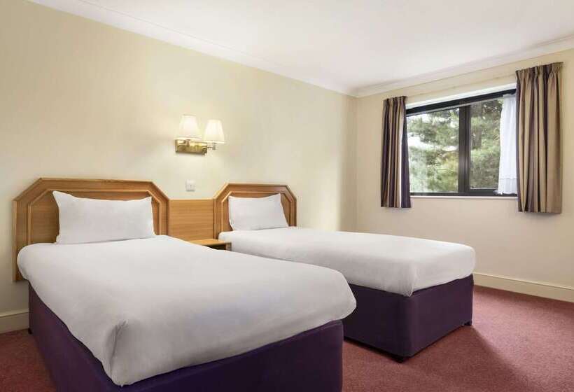 فندق Days Inn Stafford