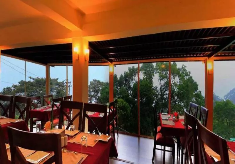 בית מלון כפרי Deshadan Mountain Resort The Highest Resort In Munnar