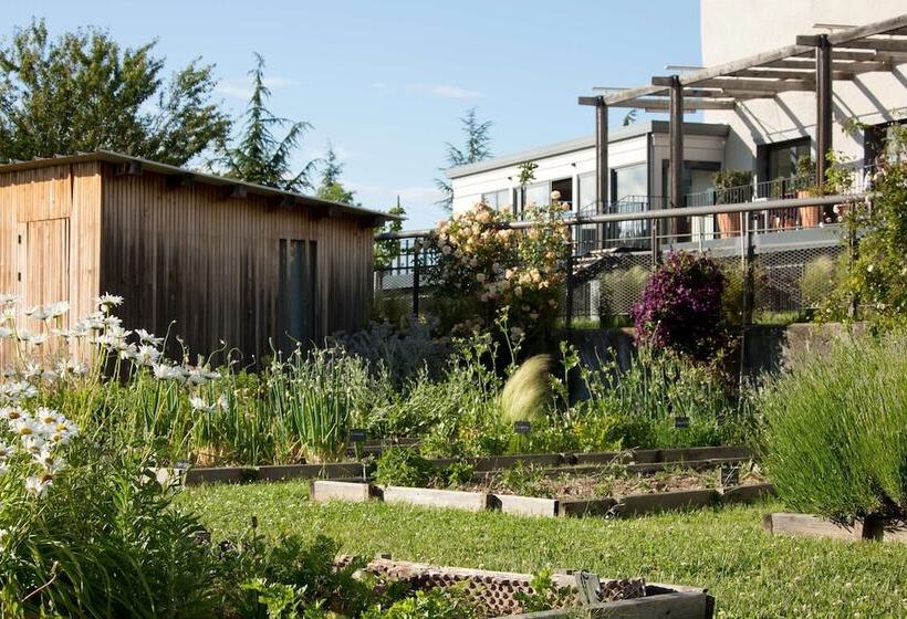 Отель Doubletree By Hilton Lyon Eurexpo & Spa