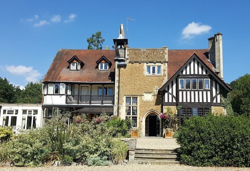 فندق Farnham House