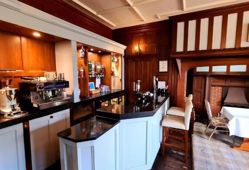 فندق Farnham House